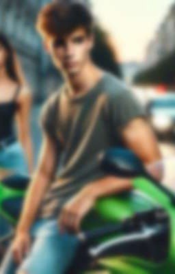  парень на мотоцикле и брюнетка 