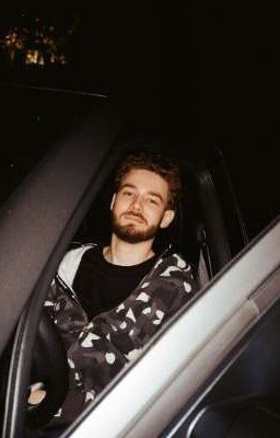 идиот, держи дистанцию 