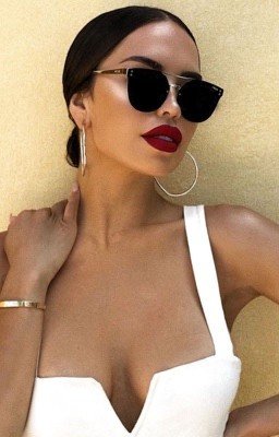 Миллионерша