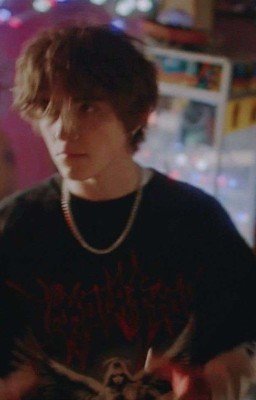 Он любит больше 