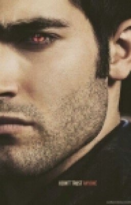 Беги от меня,Дерек Хейл.