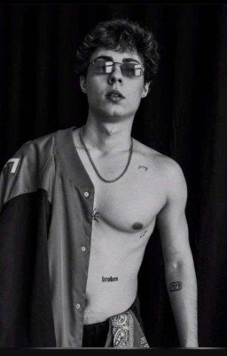 Зависимые//Михаил Сотникова