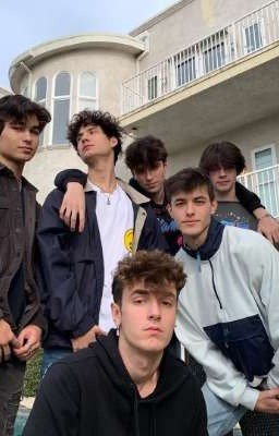 Секс рабыня подростков-тиктокеров