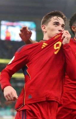 птица в золотой клетке