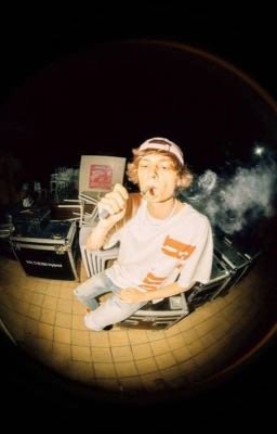 Вся жизнь-побег от него 