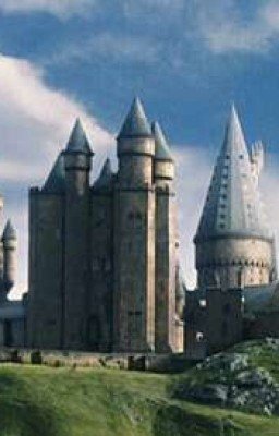 Хогвартс читает книги о Гарри Поттере. Перевод "Махаон".