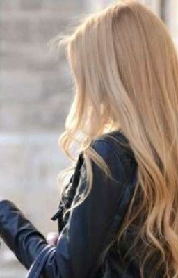 Блондинка с болью в душе 