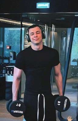 Роман на работе