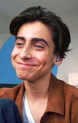 Он просто учитель!! 