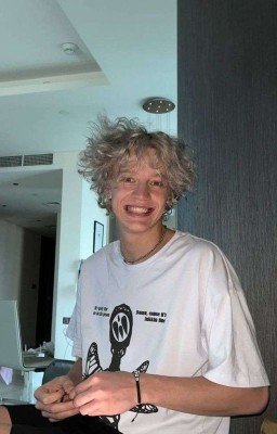 Я хочу толстстовку с твоим запахом