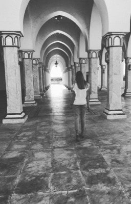 Такие истории заканчиваются счастливо только в дурацких мелодрамах.