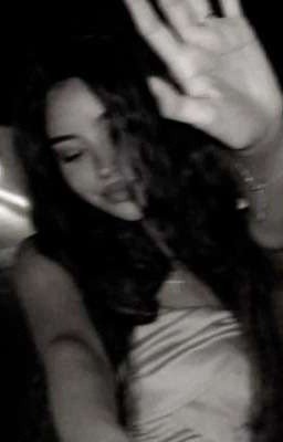 хулиган и новенькая.