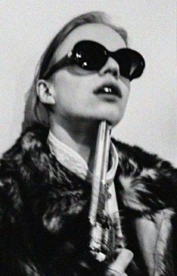 За маской неприязни