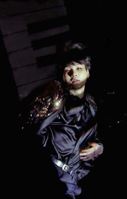 Россыпь серебряных искр и сточенный карандаш