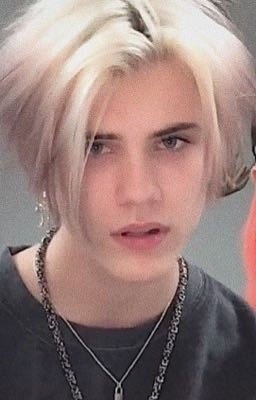 Ноен Юбэнкс и Амэлия Симон