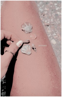 GOD IS A WOMAN ✶ AG IMAGINES