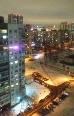 Повесть о мальчике из Питера и девушке с восточных краев.