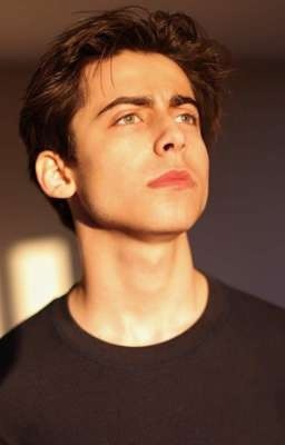 Мой бывший учитель Английского языка [Aidan Gallagher] [Закончен] 