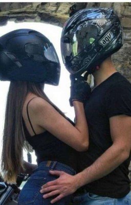 Девчёнка и мужской колледж