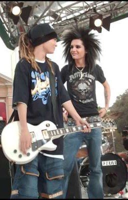 Мамина подруга со своими сыновьями/Билл Каулитц