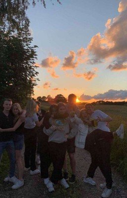 Киса и Монти[ЗАМОРОЖЕН ДО ОКНЧАНИЯ НАПИСАНИЕ ПОД МАСКОЙ ЗЕЛЕНОГО НИНДЗЯ]