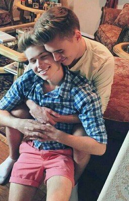 Странные друзья.