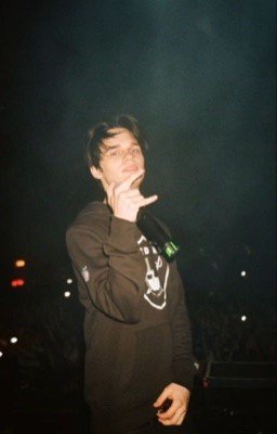 Я вбил ей букет лилий по чужой кредитке/SCALLY MILANO