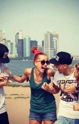 Жизнь  подростков.Это дружба?- возможно)