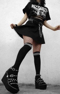 ~Изгой или опасная киллерша~ (закончен) 