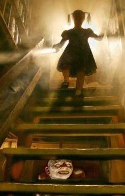 Рэйнбоу под лестницей