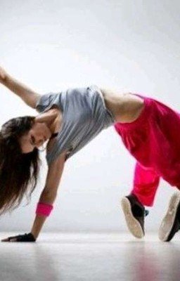 Алиса танцовщица