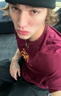 Тебя любит моя подруга.. /V.H/