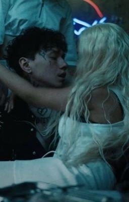 Скажи, в кого ты влюблена?