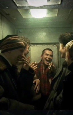 «она с другой группировки»