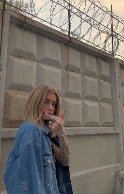 новенькая сука🍷[ЗАКОНЧЕНО] 