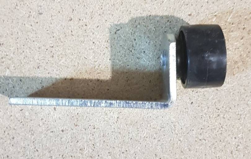 Ролик выкатной опорный угловой усиленный 