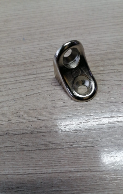 05.0037 Полкодержатель под саморез AQ  никель 