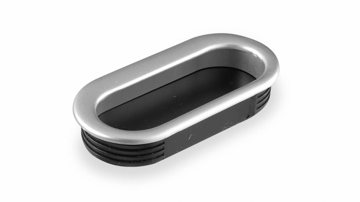 R-04 Ручка врезная Сатин светлый (хром мат)/черный Пластик Валмакс