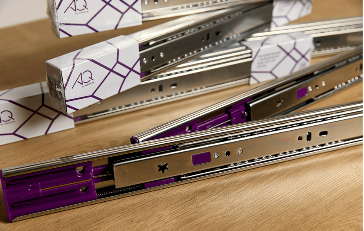 11.0075 Шариковые направляющие до 40кг Частичного выдвижения 45х250 мм с доводчиком AQ