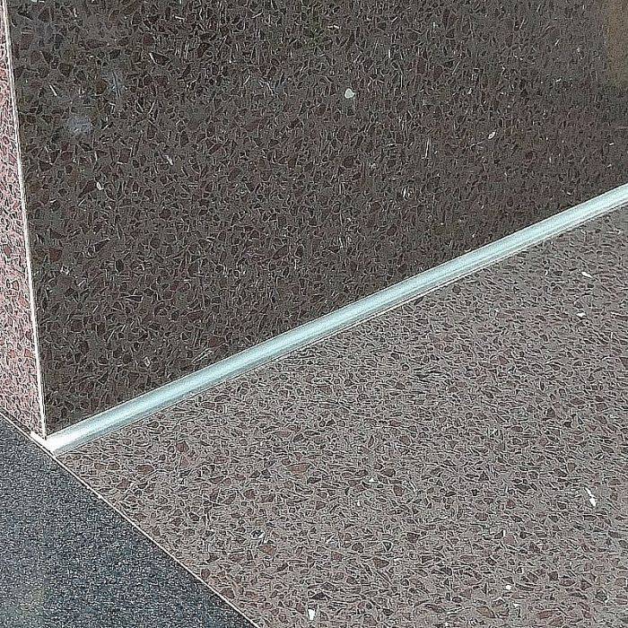 Плинтус Черный - Clear Line - 5 000мм пластик Rehau 