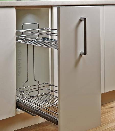 Бутылочница 2 яруса 200 мм бок. крепл. универсальный хром с доводчиком 549.35.201 Hafele