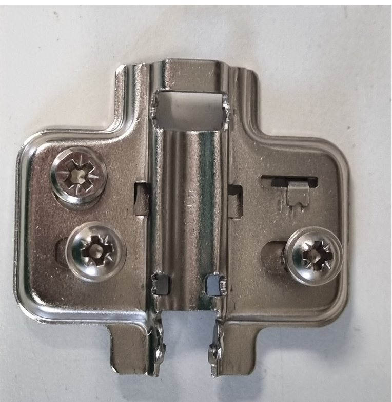 20234 Отв. планка с евровинтами DTC Pivot-Star 3D H=0 Anyway-Clip 