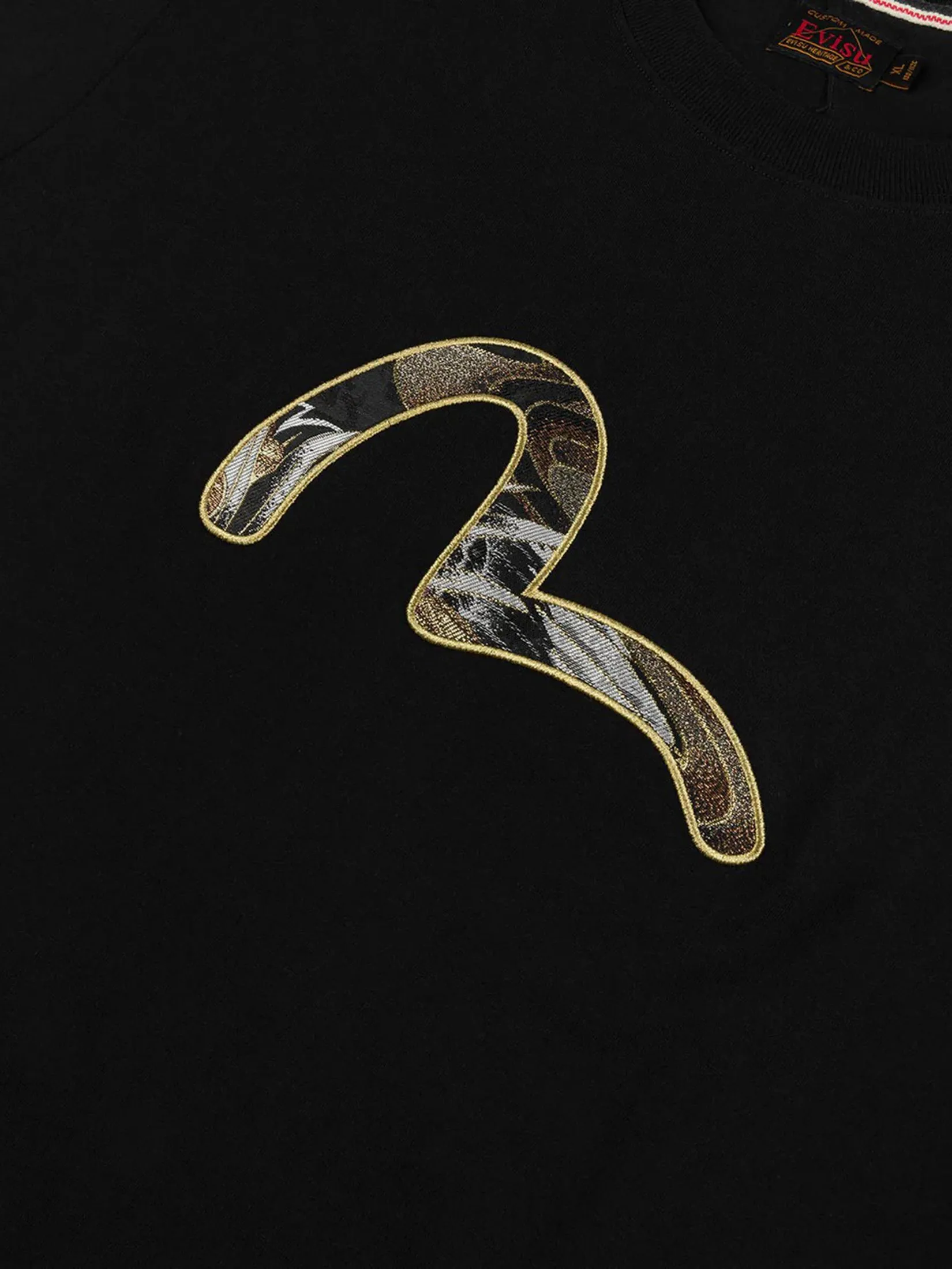 EVISU Men T-Shirt Short Sleeves Brocade Seagull Appliqué Regular Fit EVISU Men T-Shirt Short Sleeves Brocade Seagull Appliqué Regular Fit