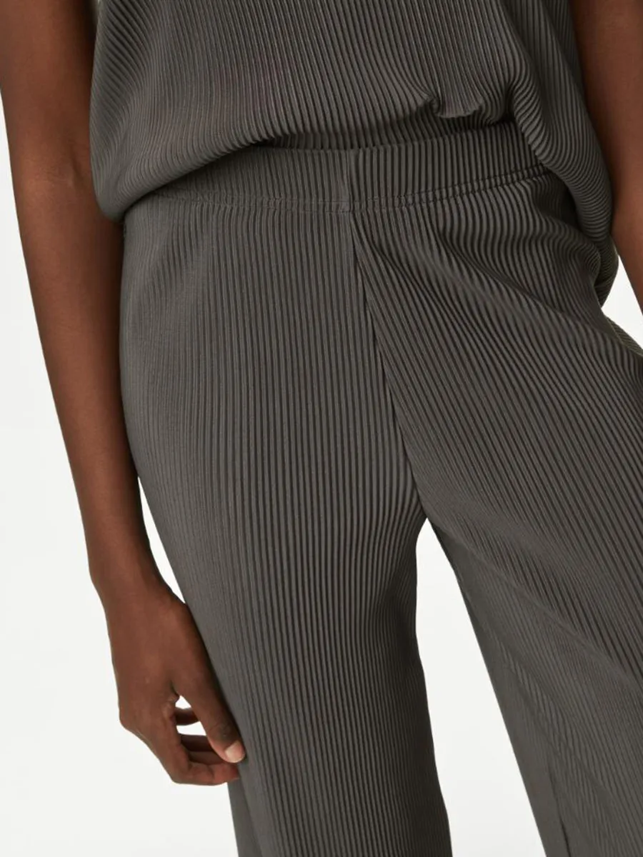 MARKS & SPENCER Women Trousers Plisse Wide Leg Dark Khaki MARKS & SPENCER Women Trousers Plisse Wide Leg Dark Khaki
