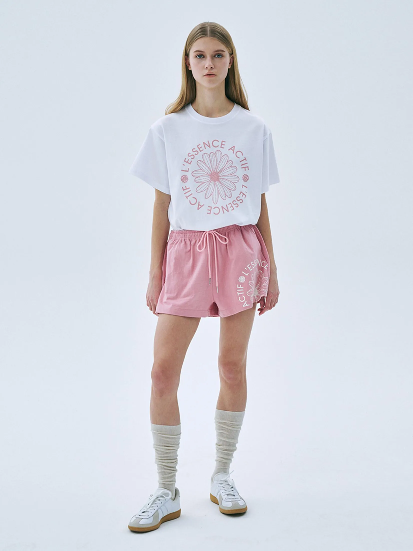 MARDI MERCREDI ACTIF T-Shirt Actif Emblem White Pink F MARDI MERCREDI ACTIF T-Shirt Actif Emblem White Pink F