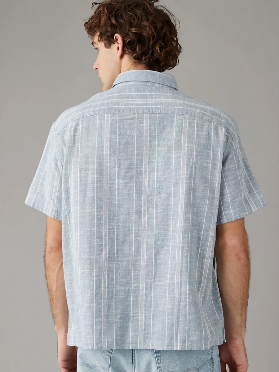 American Eagle MEN JACOB STRIPE SS OVERSIZED CSC 2 PKT SLUB COTTON SHIRT 407 GRAVITY BLUE American Eagle MEN JACOB STRIPE SS OVERSIZED CSC 2 PKT SLUB COTTON SHIRT 407 GRAVITY BLUE