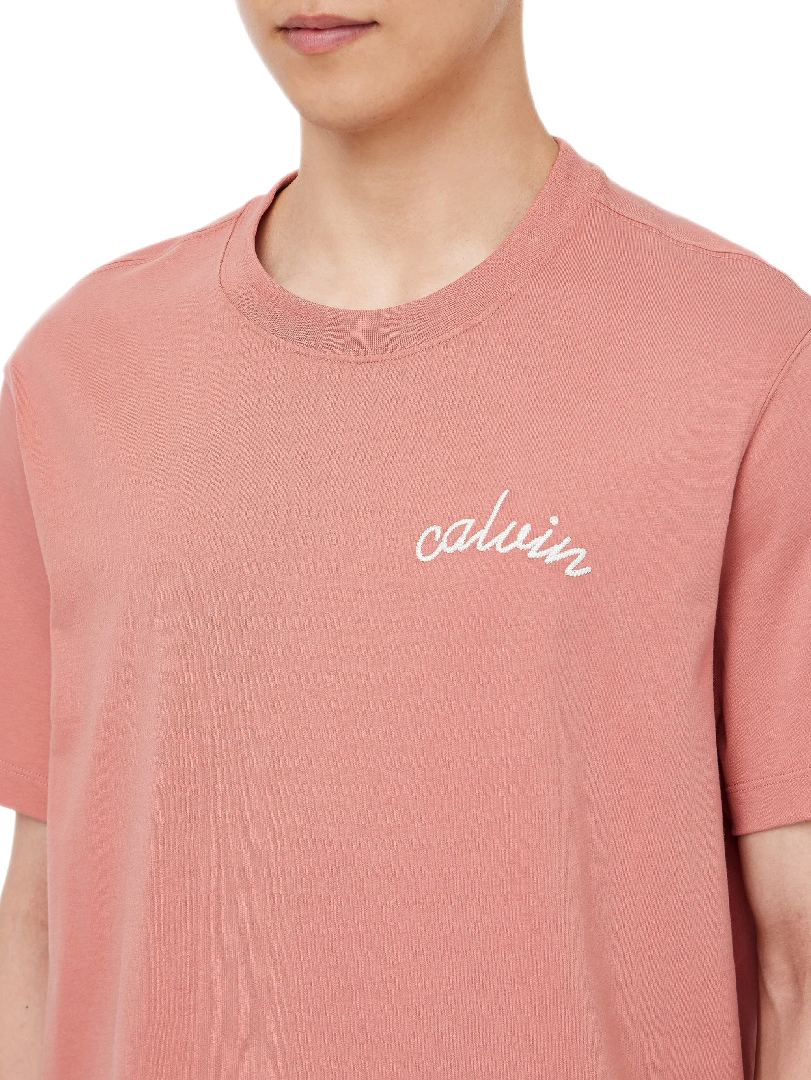 CALVIN KLEIN Men s Easy Fit Small Chain Stitch Logo Short Sleeve T-Shirt Rose CALVIN KLEIN Men s Easy Fit Small Chain Stitch Logo Short Sleeve T-Shirt Rose