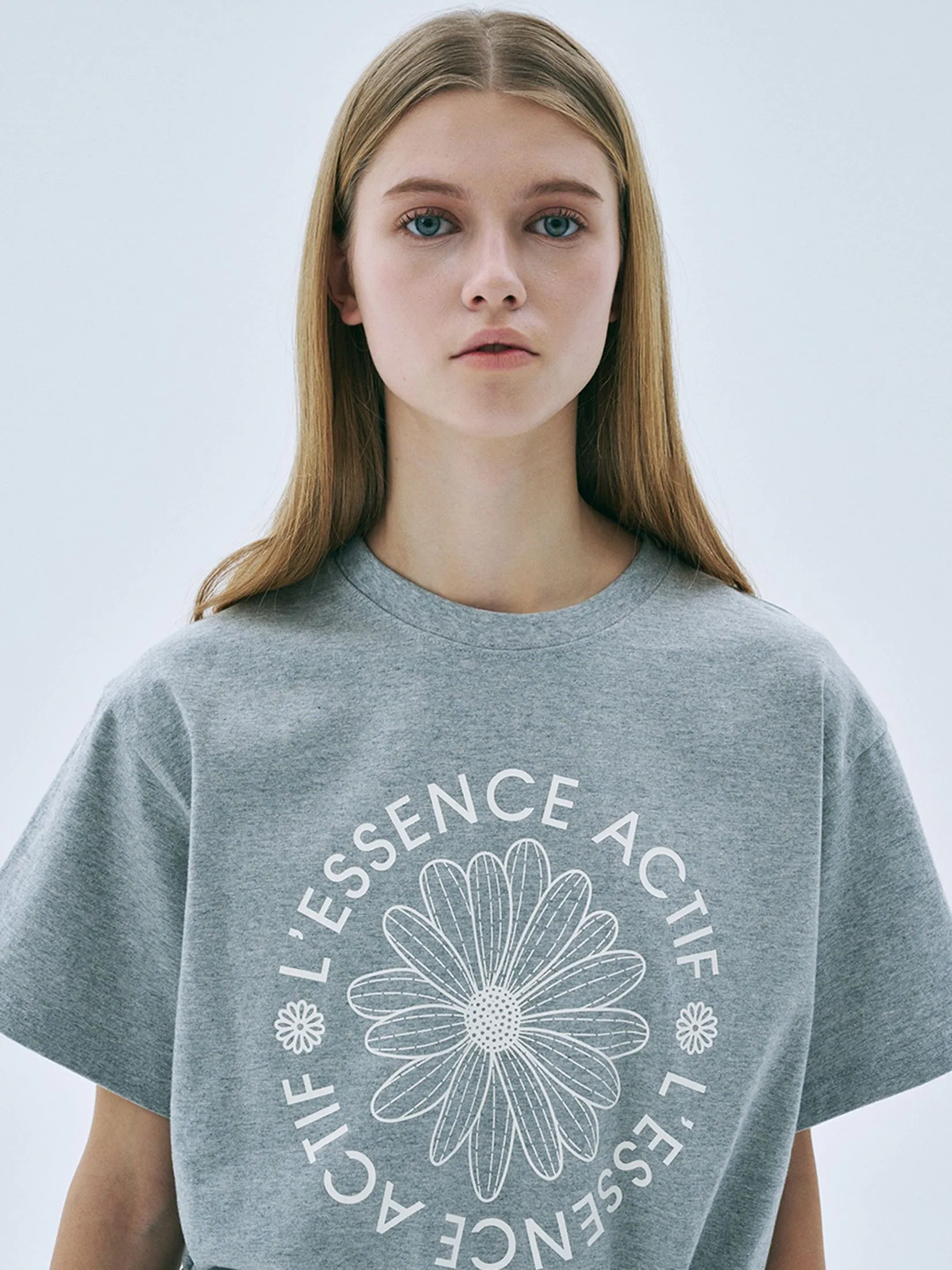 MARDI MERCREDI ACTIF T-Shirt Actif Emblem Melange Grey Ivory F MARDI MERCREDI ACTIF T-Shirt Actif Emblem Melange Grey Ivory F