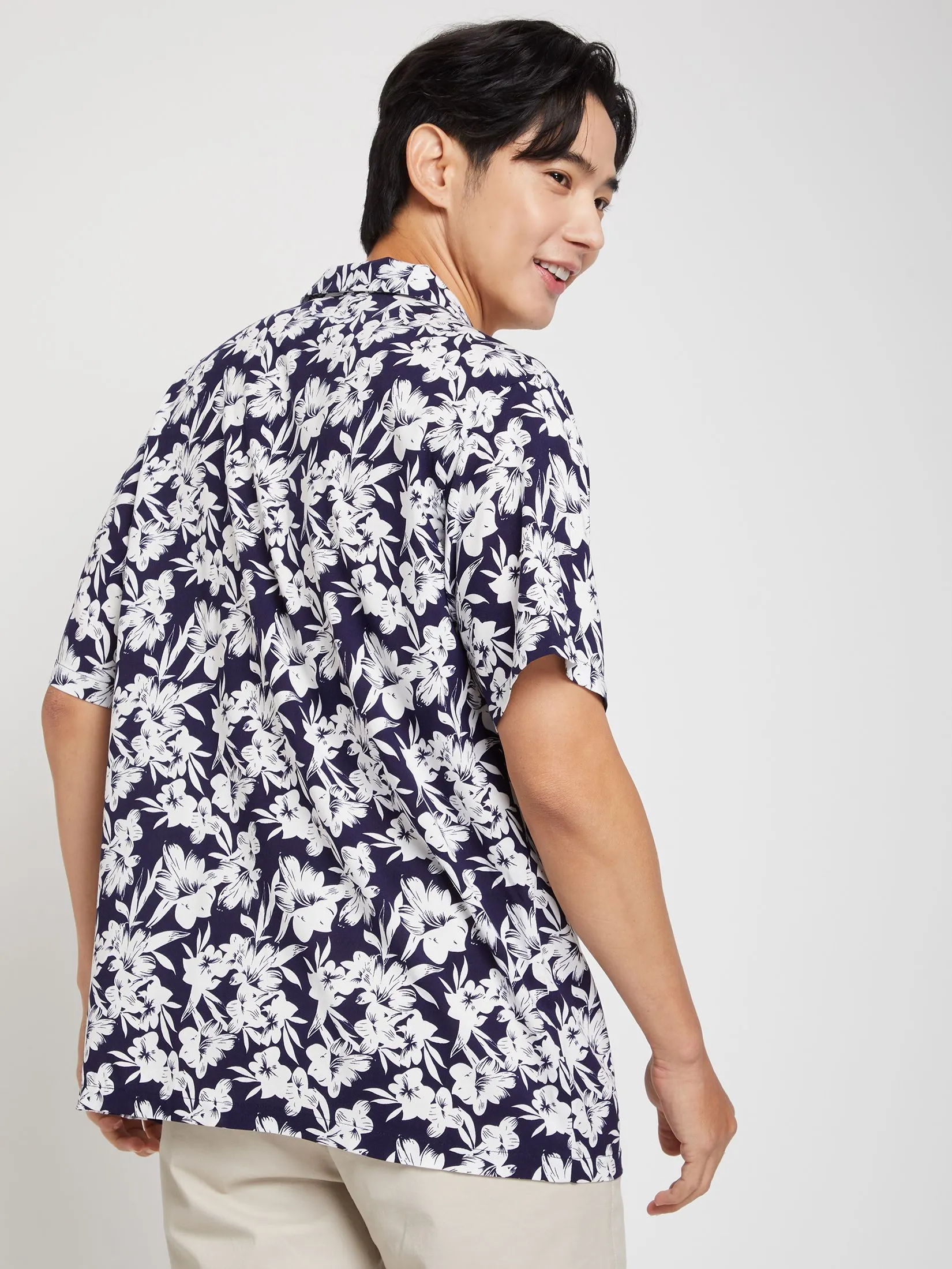PACIFIC UNION Men Hawaii Shirt Short Sleeves Navy PACIFIC UNION Men Hawaii Shirt Short Sleeves Navy