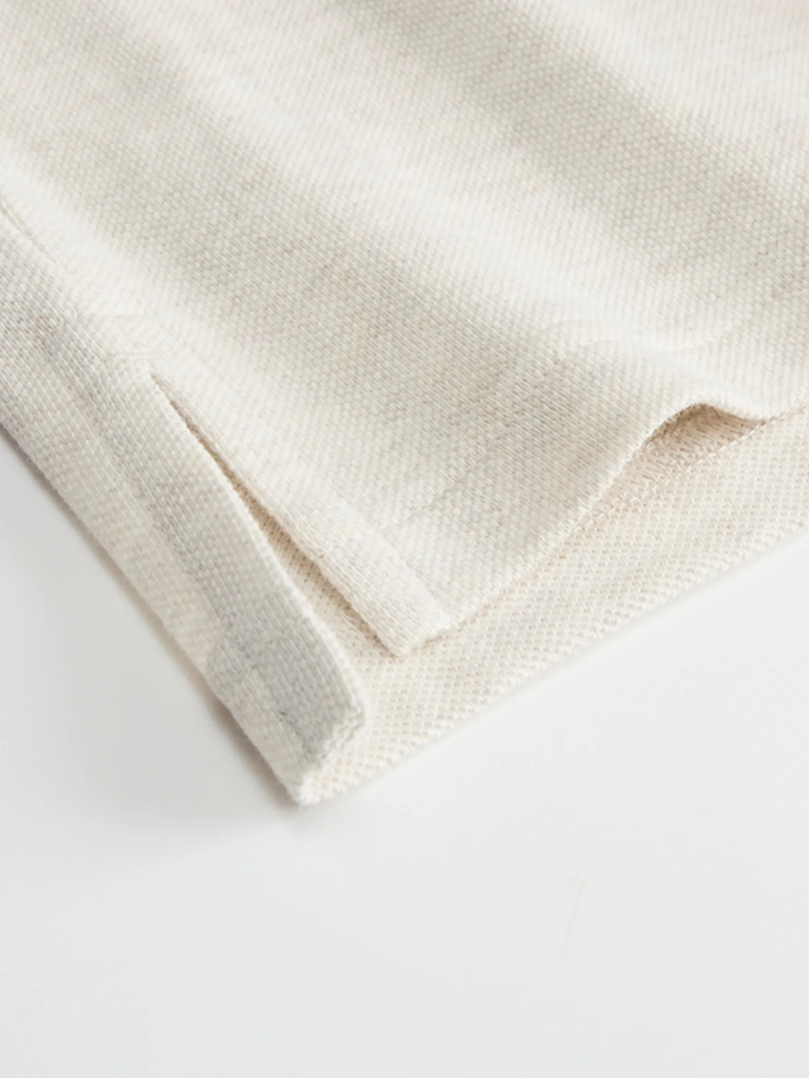 GIORDANO Men s Online Exclusive Pique Polo Shirt (Korea) Oatmeal Khaki GIORDANO Men s Online Exclusive Pique Polo Shirt (Korea) Oatmeal Khaki